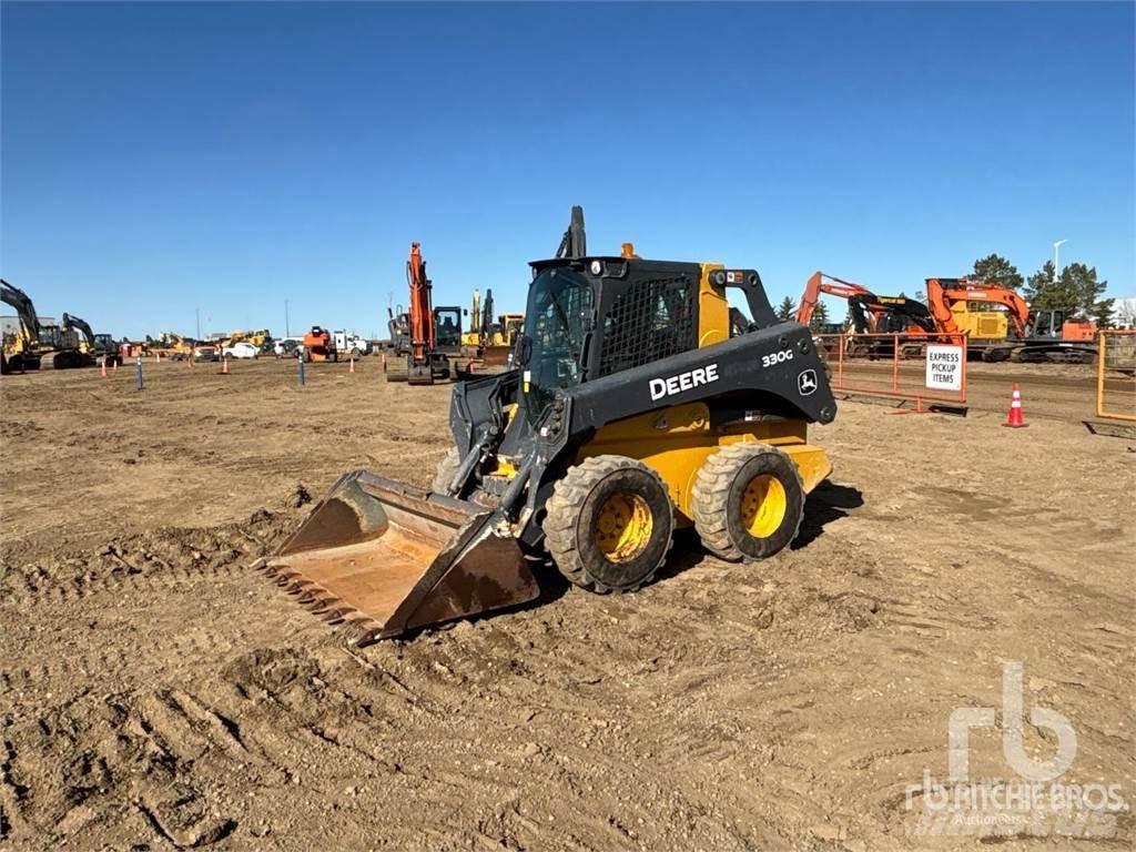 John Deere 330G  스키드로더
