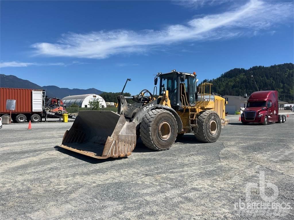 John Deere 824K  휠로우더