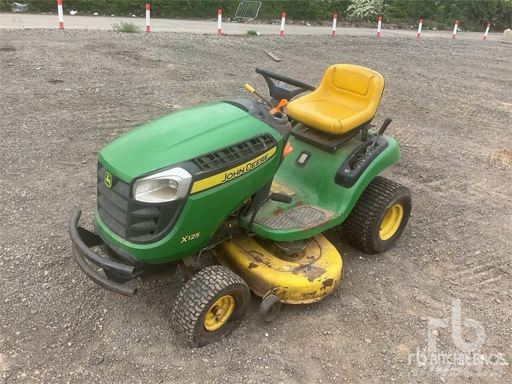 John Deere X125 제초기