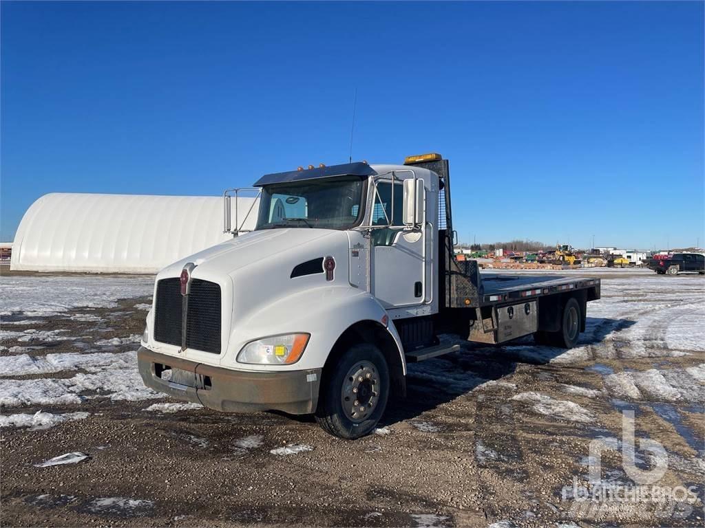Kenworth T300 플랫베드/드롭사이드 트럭