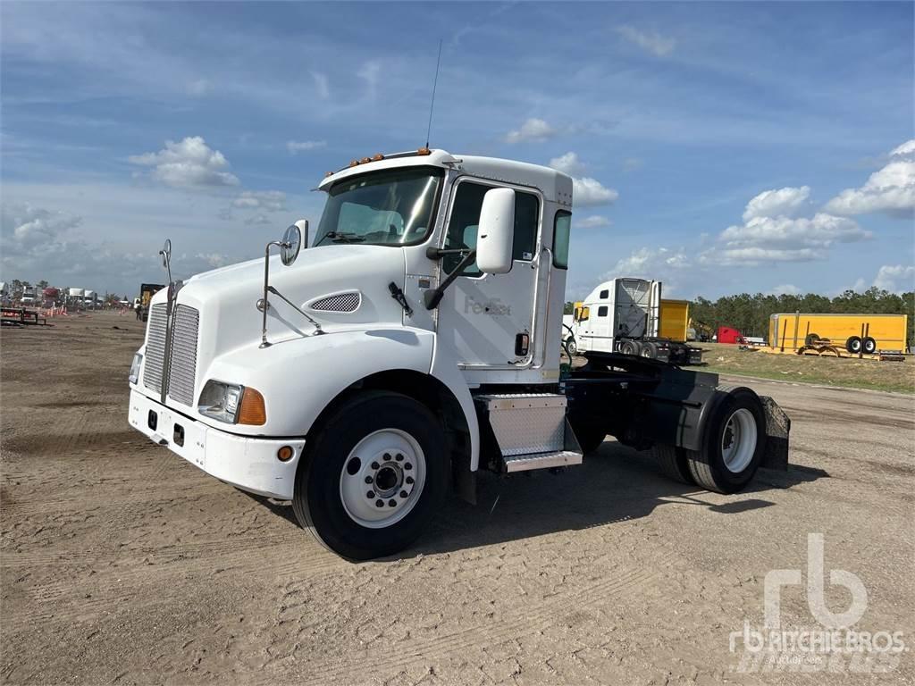 Kenworth T300 트랙터 유닛