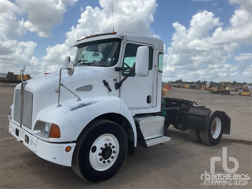 Kenworth T300 트랙터 유닛