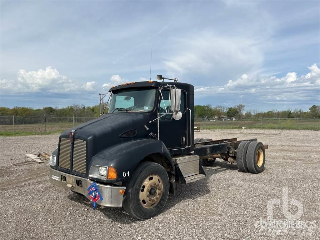 Kenworth T300 새시 운전실 트럭