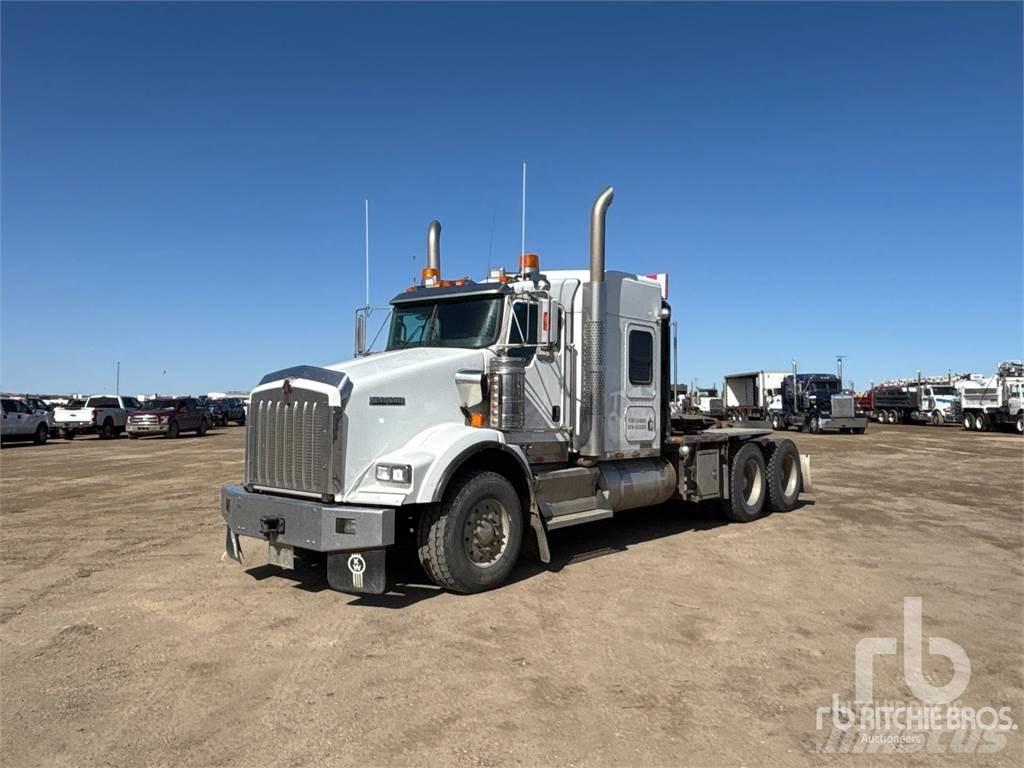 Kenworth T800 플랫베드/윈치 트럭