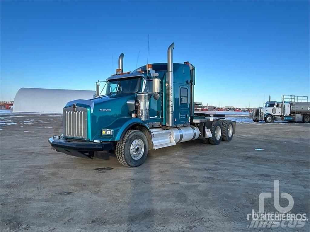 Kenworth T800 플랫베드/윈치 트럭