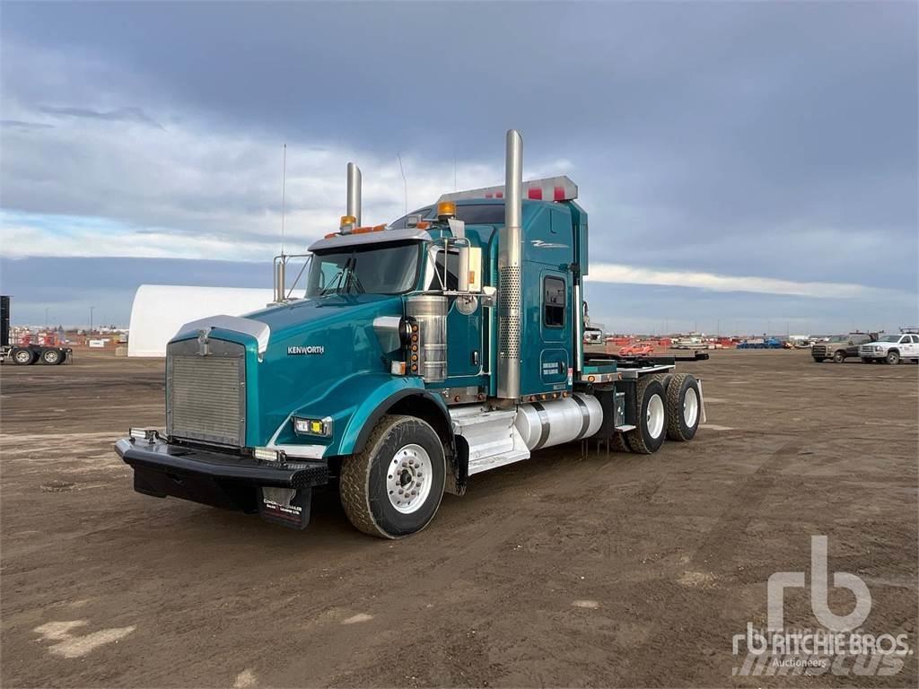 Kenworth T800 플랫베드/윈치 트럭