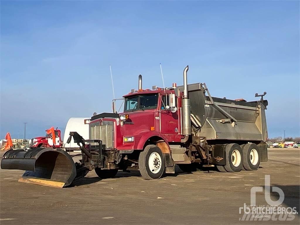 Kenworth T800 제설 블레이드 및 제설기
