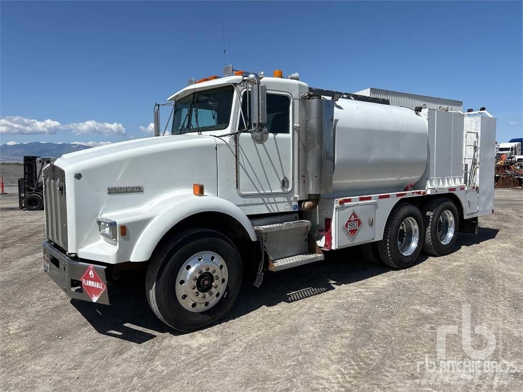 Kenworth T800 탱커 트럭
