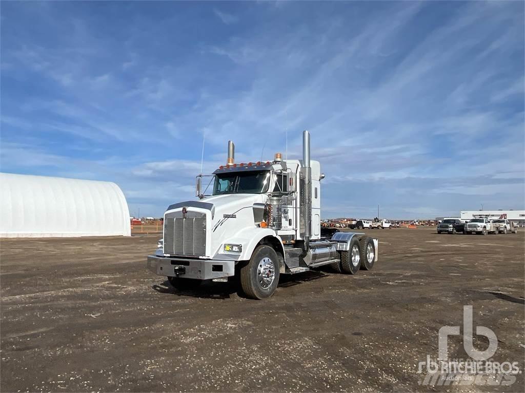 Kenworth T800B 트랙터 유닛