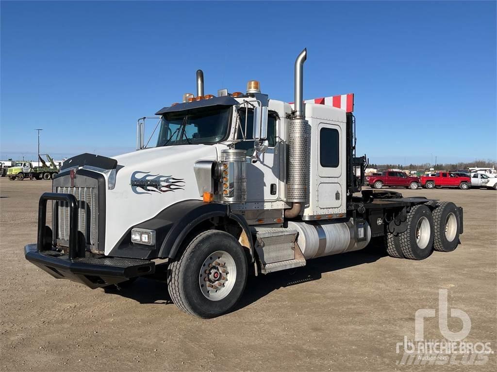 Kenworth T800B 플랫베드/윈치 트럭