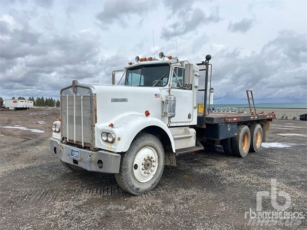Kenworth W900 플랫베드/드롭사이드 트럭