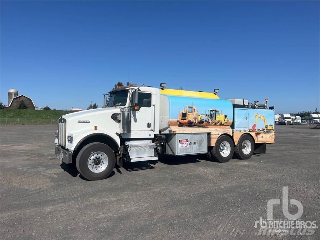 Kenworth W900B 탱커 트럭