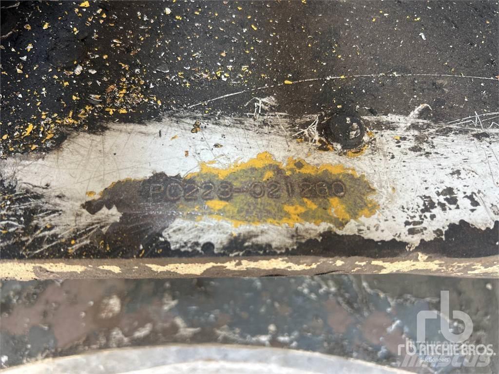Komatsu PC228US 대형 굴삭기 29톤 이상