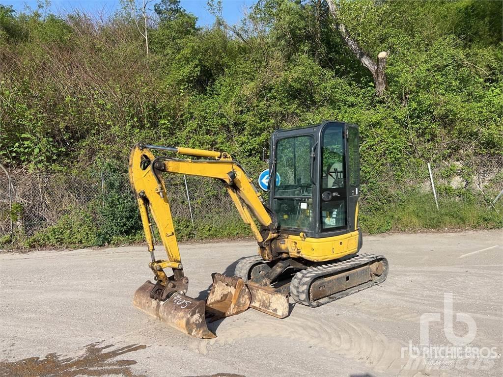 Komatsu PC26MR3 소형 굴삭기 7톤 미만