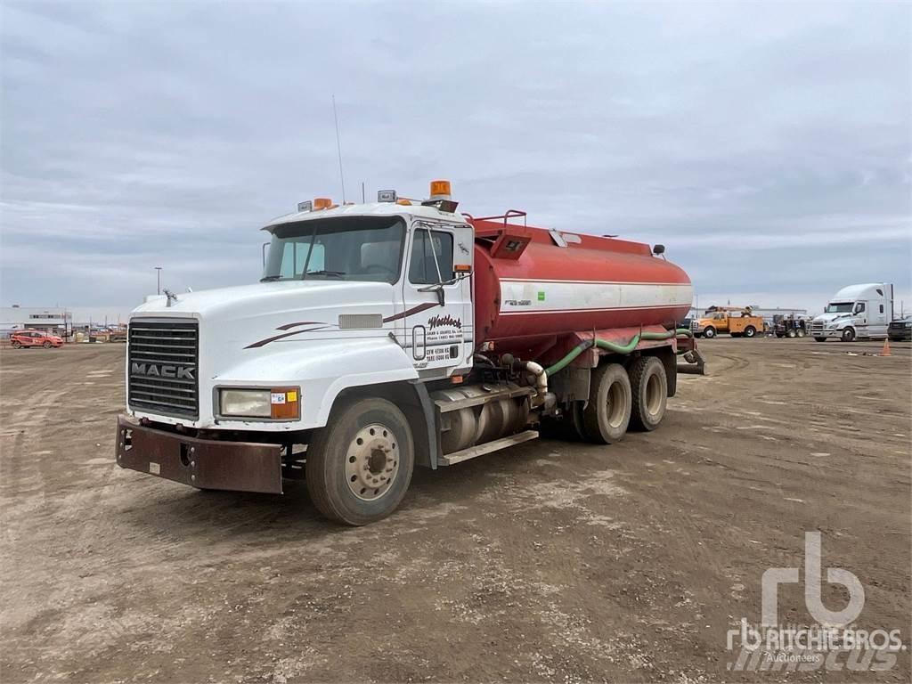 Mack CH613 급수차