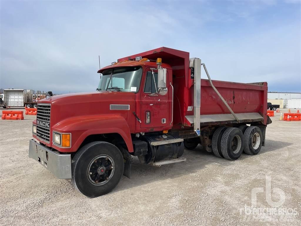 Mack CH613 덤프 트럭