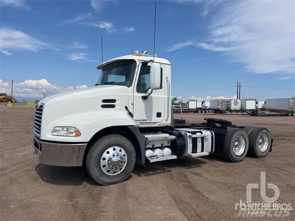 Mack CH613 트랙터 유닛
