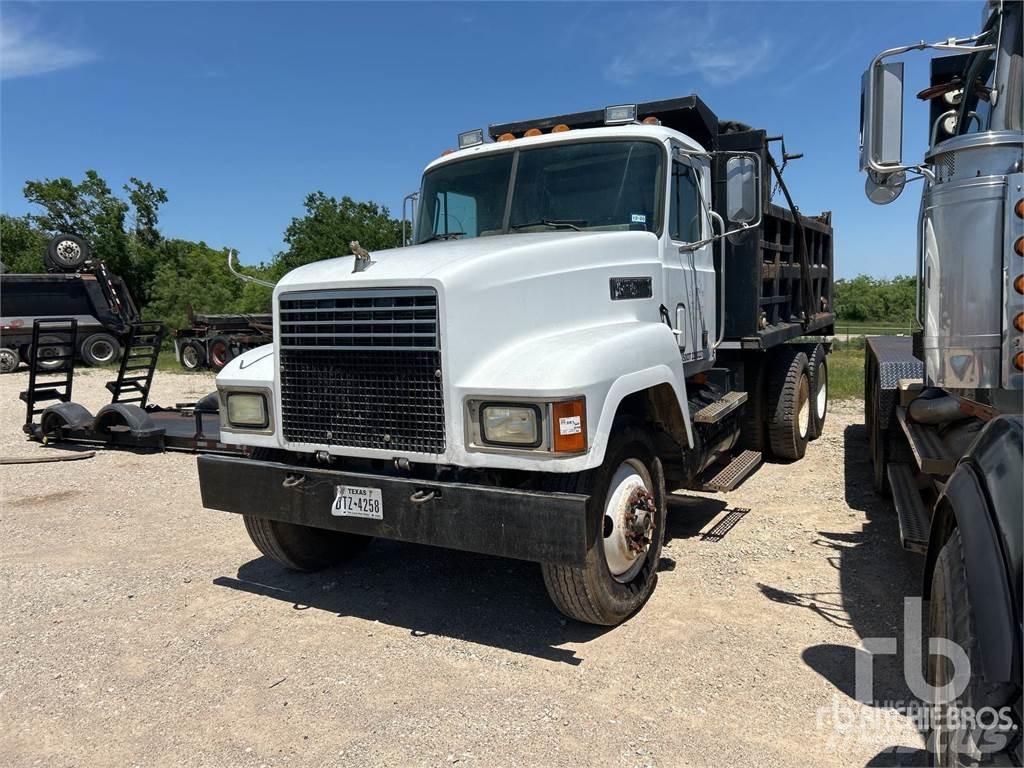 Mack CH613 덤프 트럭