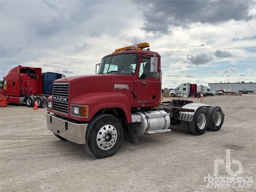 Mack CHN613 트랙터 유닛