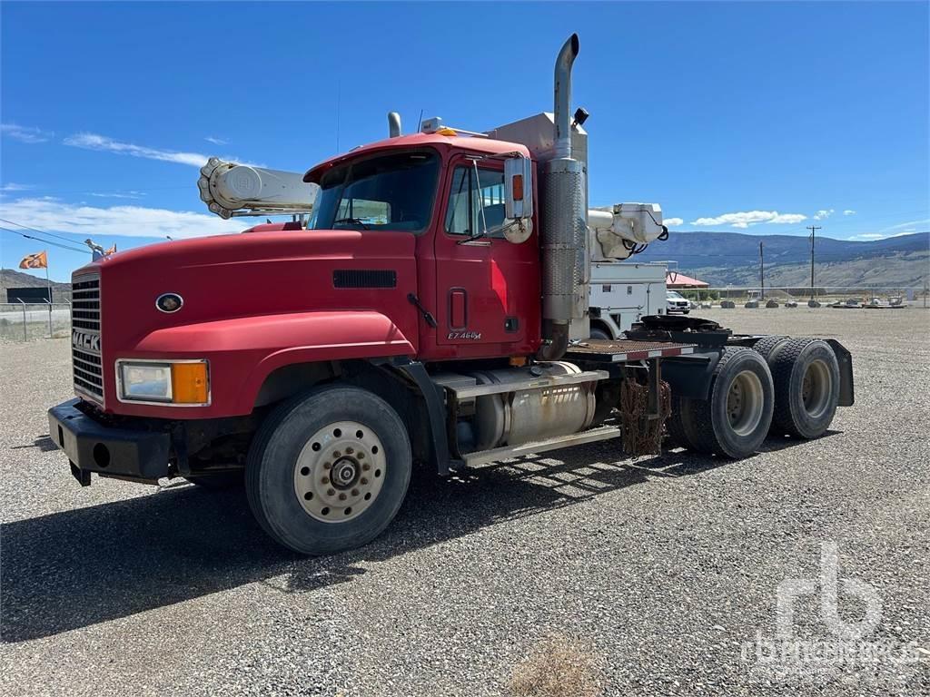 Mack CL713 트랙터 유닛