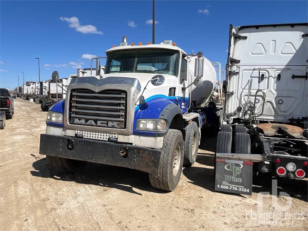 Mack CPT713 콘크리트 믹서트럭