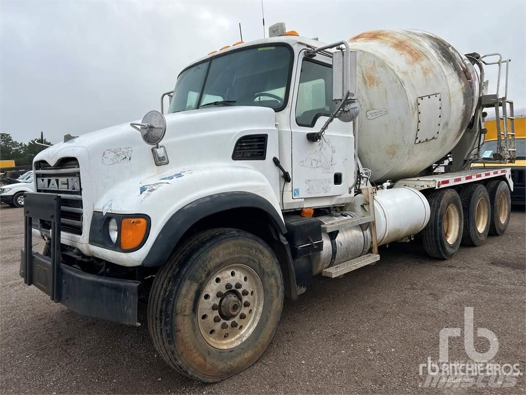 Mack CV713 콘크리트 믹서트럭