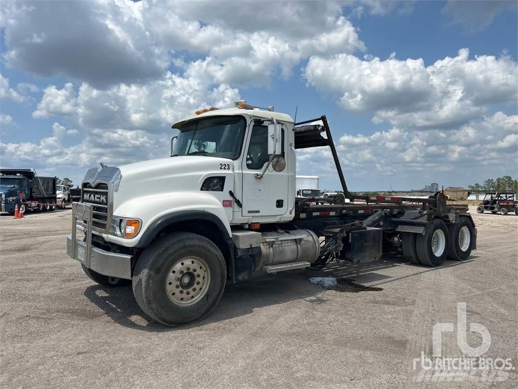 Mack CV713 케이블 리프트 탈착식 트럭