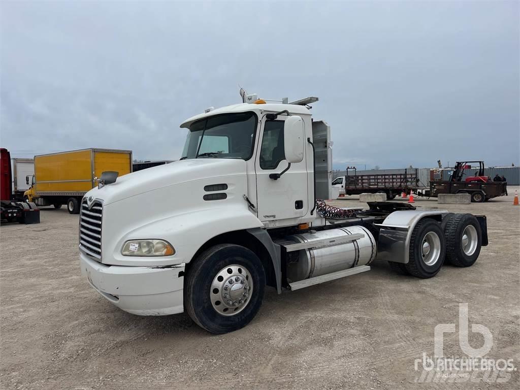 Mack CXN613 트랙터 유닛