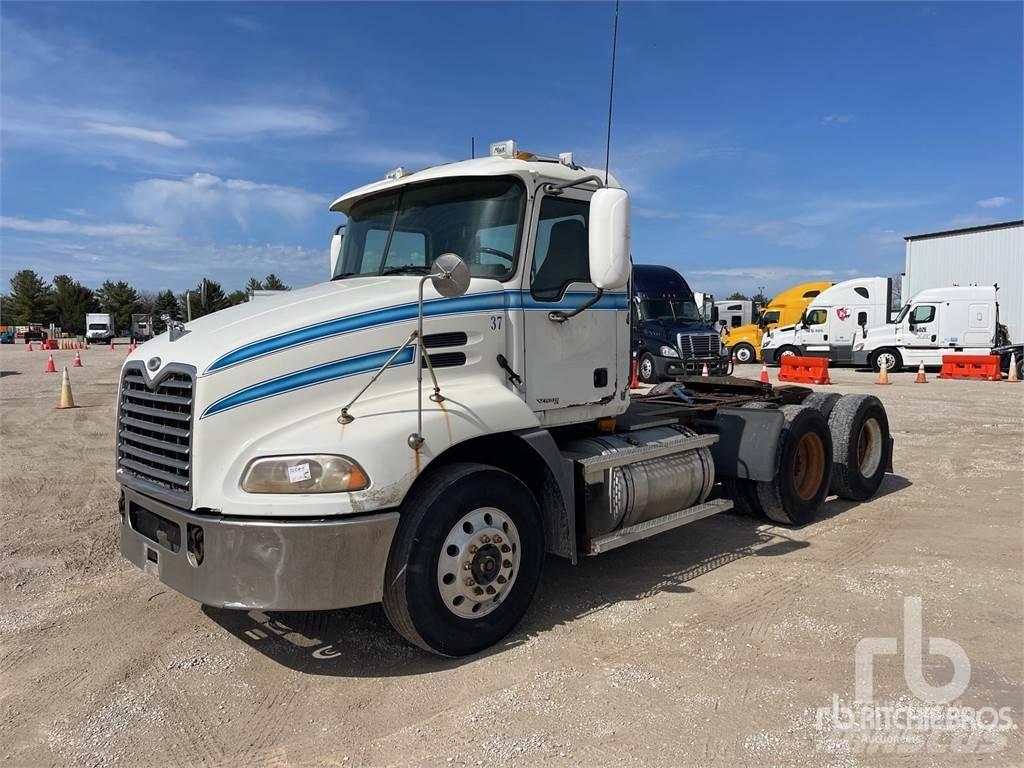 Mack CXN613 트랙터 유닛