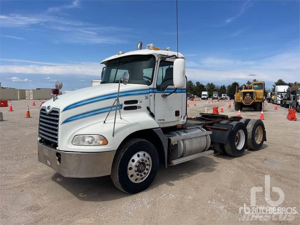 Mack CXN613 트랙터 유닛