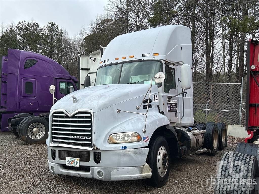 Mack CXU613 트랙터 유닛