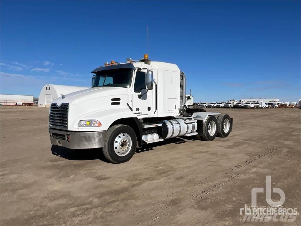 Mack CXU613 트랙터 유닛