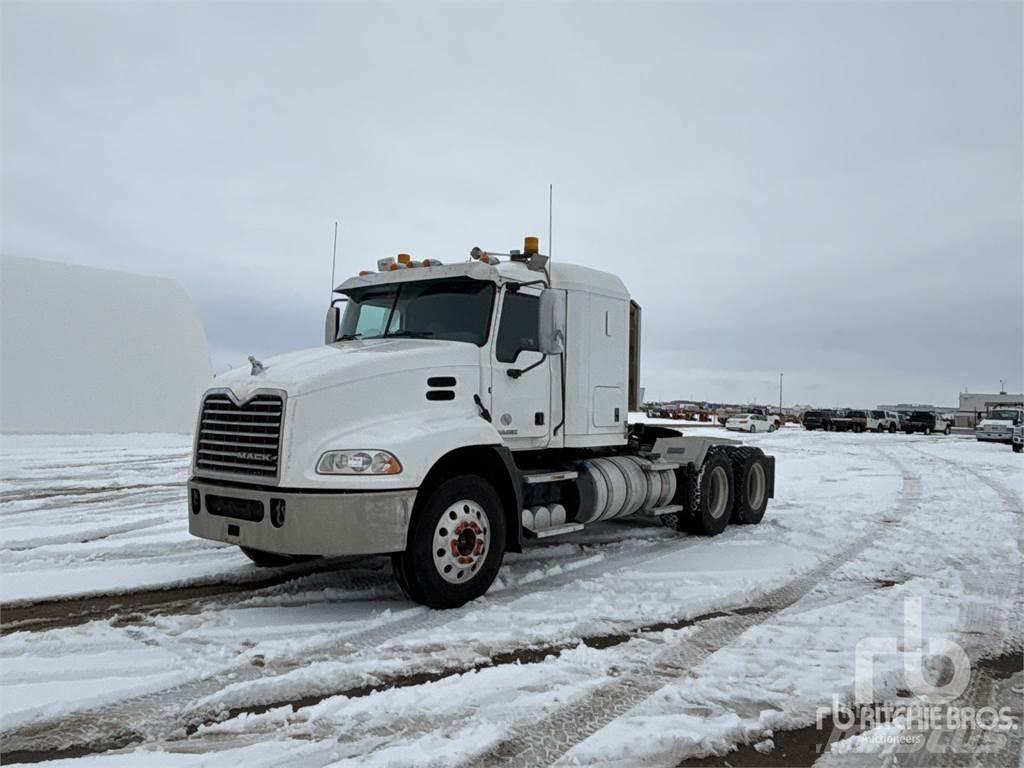 Mack CXU613 트랙터 유닛