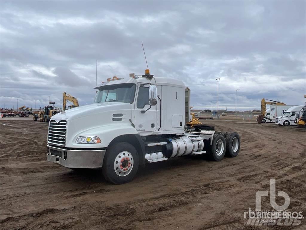 Mack CXU613 트랙터 유닛