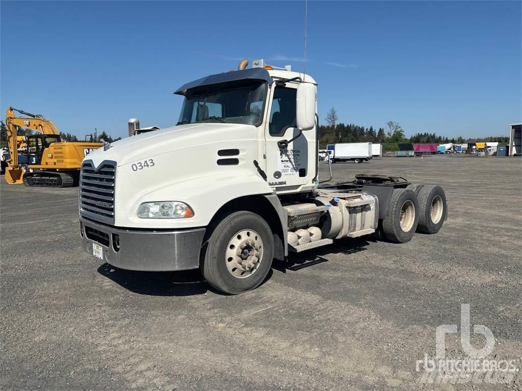 Mack CXU613 트랙터 유닛