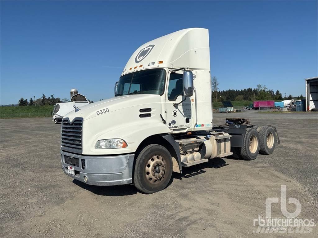 Mack CXU613 트랙터 유닛