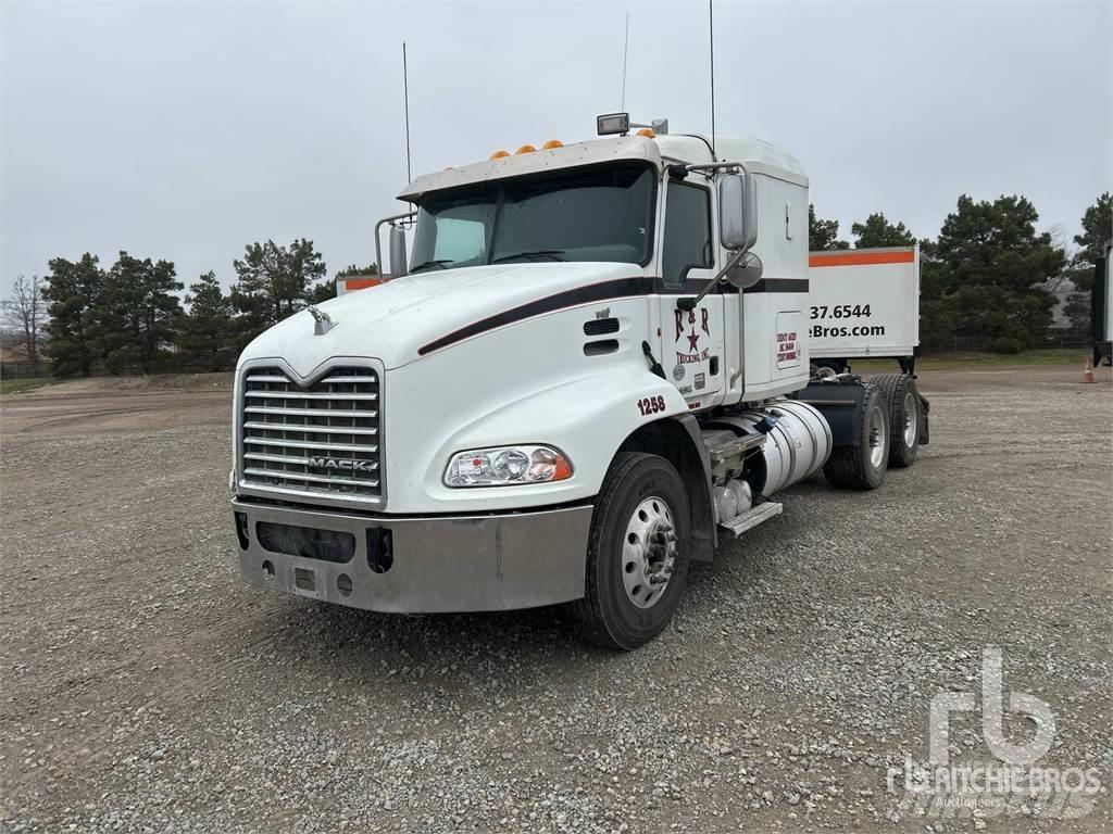 Mack CXU613 트랙터 유닛