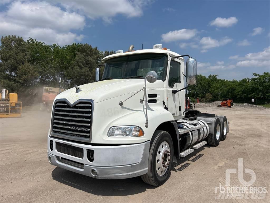 Mack CXU613 트랙터 유닛