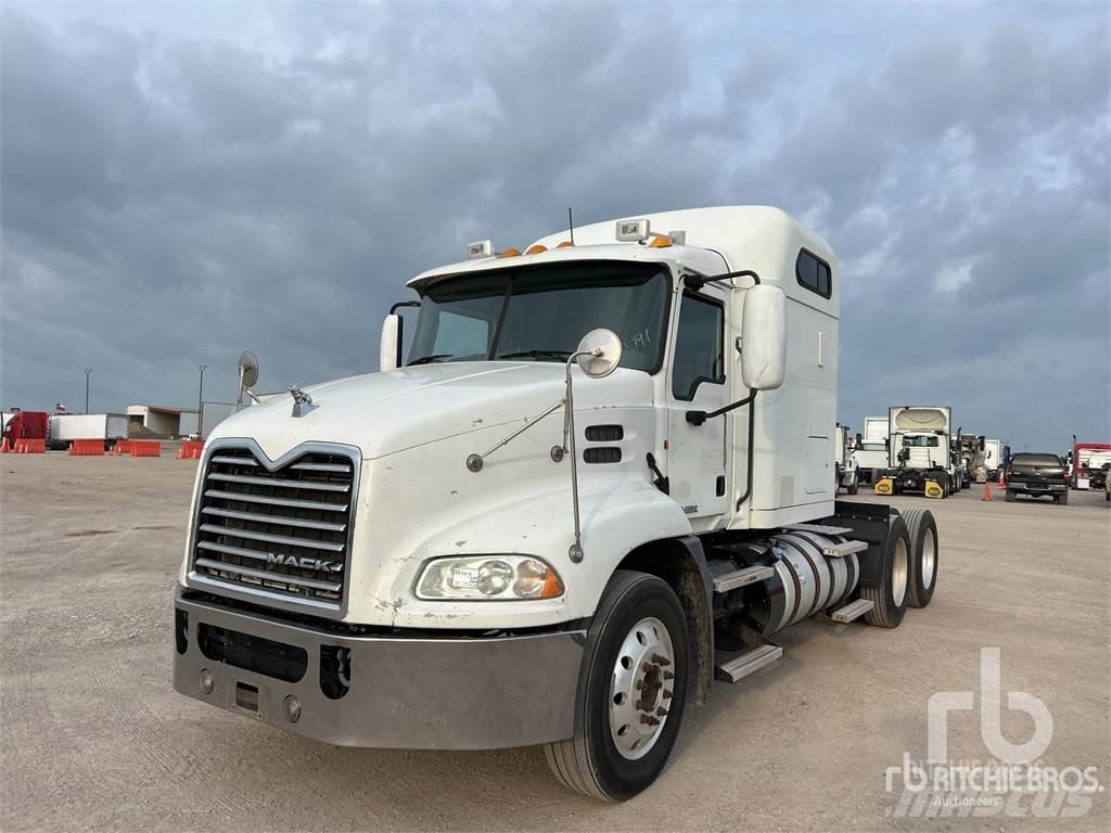 Mack CXU613 트랙터 유닛