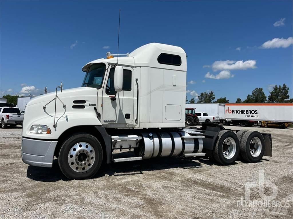 Mack CXU613 트랙터 유닛