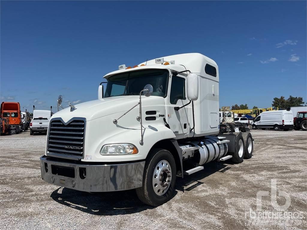 Mack CXU613 트랙터 유닛