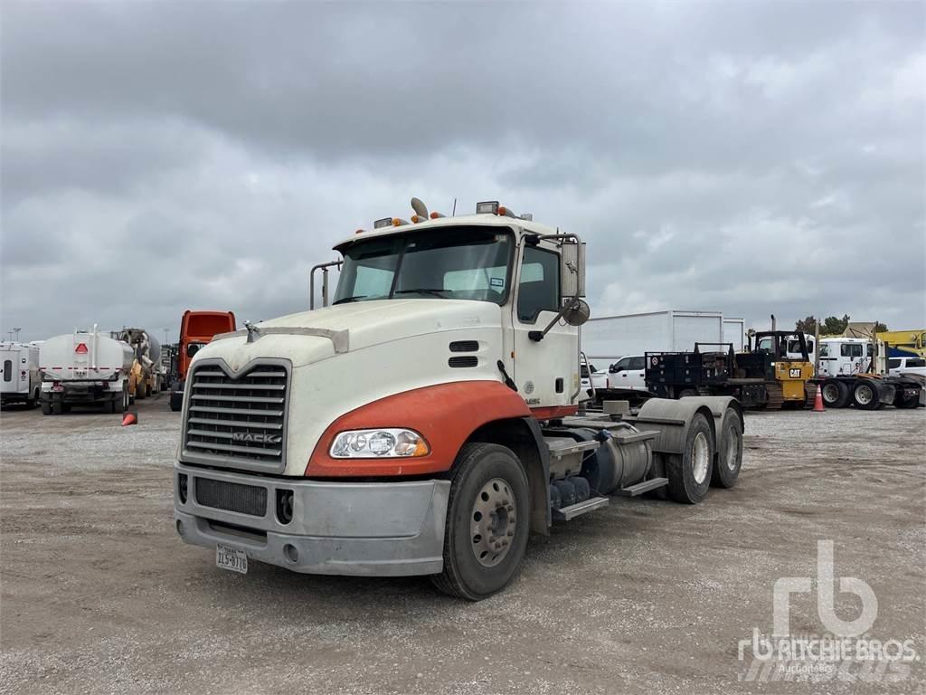 Mack CXU613 트랙터 유닛