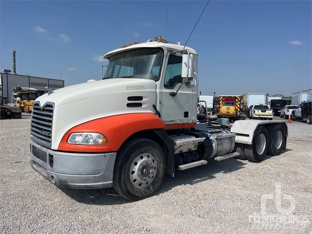 Mack CXU613 트랙터 유닛