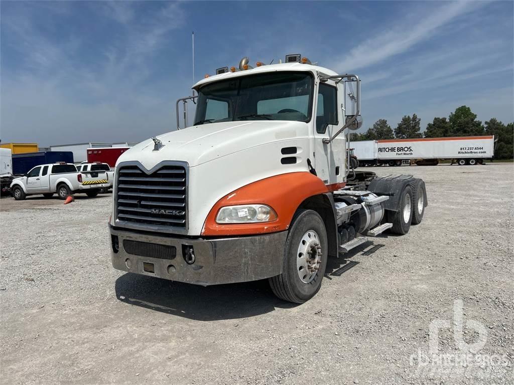 Mack CXU613 트랙터 유닛