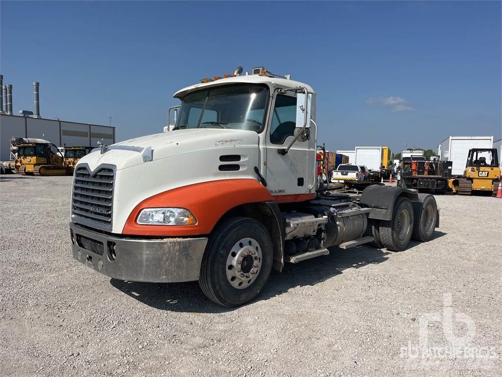 Mack CXU613 트랙터 유닛