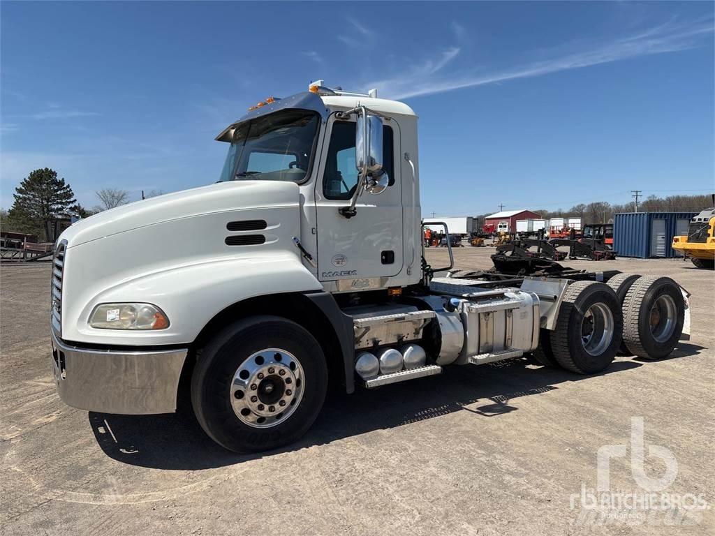 Mack CXU613 트랙터 유닛