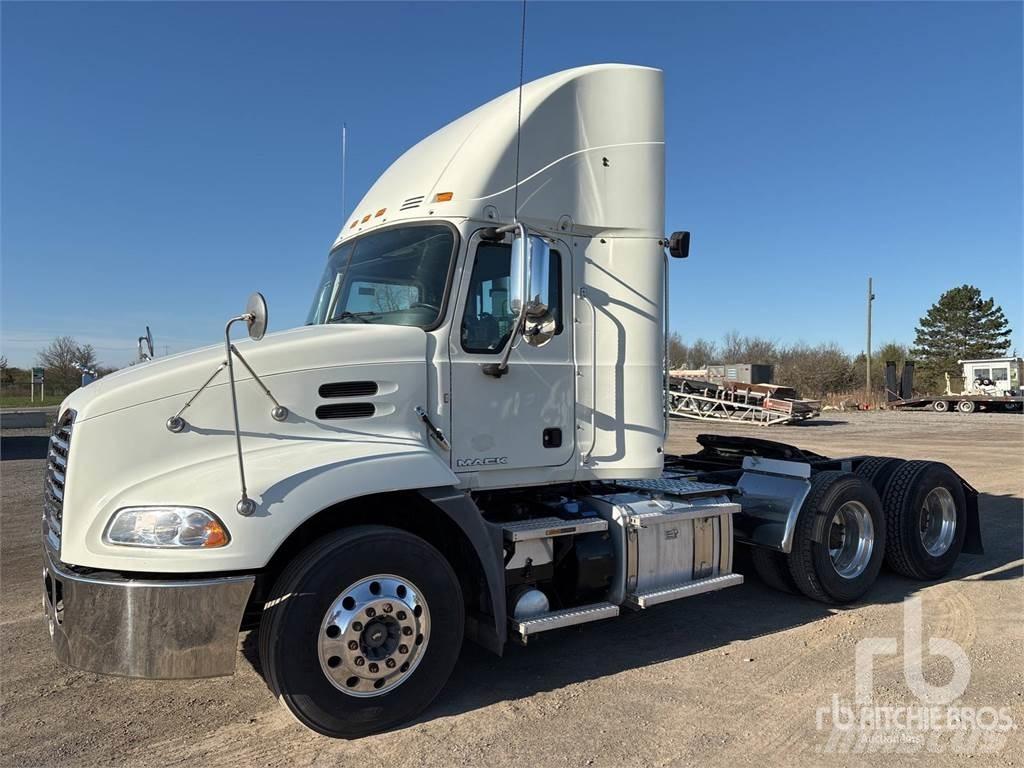 Mack CXU613 트랙터 유닛