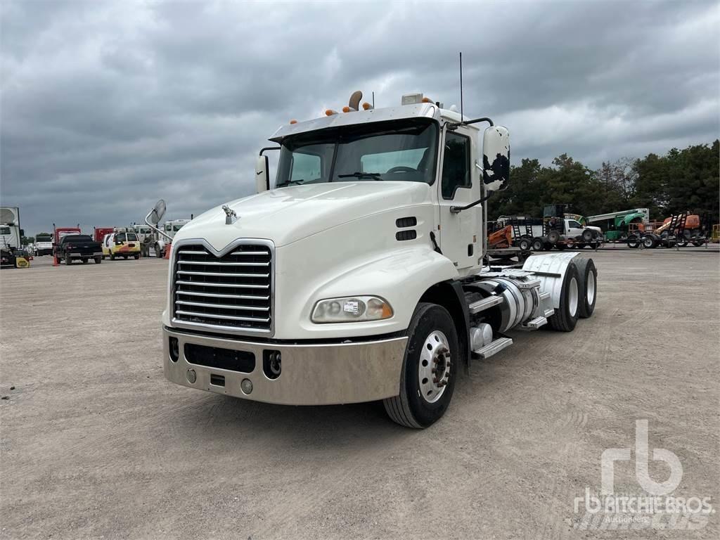 Mack CXU613 트랙터 유닛