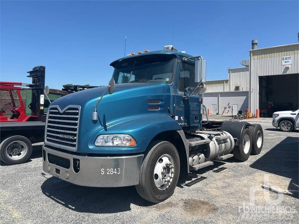 Mack CXU613 트랙터 유닛