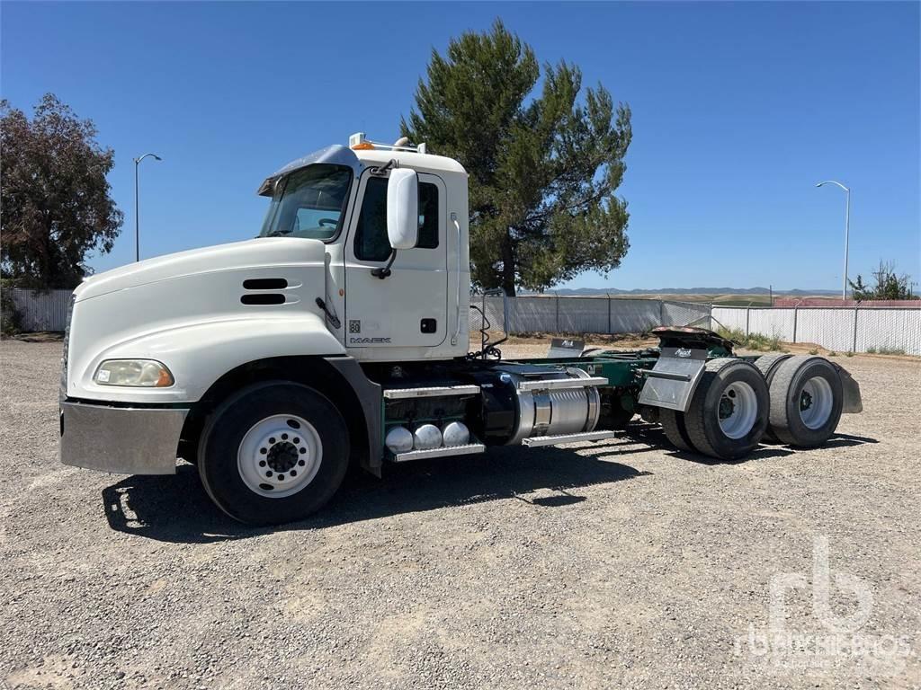 Mack CXU613 트랙터 유닛